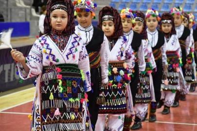 TOKAT, HALK OYUNLARINDA TÜRKİYE’NİN KALBİ OLDU