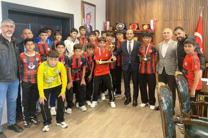 Şampiyon Takımdan Kaymakam Tepeli’ye Ziyaret