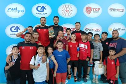 Turhal Belediyesi Güreş SK Türkiye İkincisi Oldu