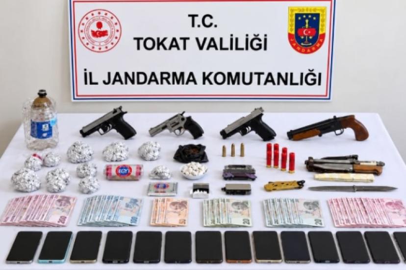 Turhal, Zile ve Niksar’da Eş Zamanlı Baskın